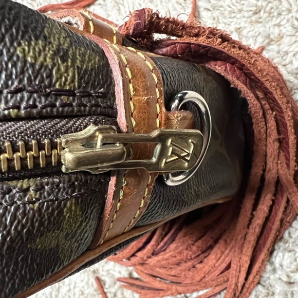 Authentic Vintage Louis Vuitton Bag - Picture 12 of 16